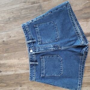 Rolla's Women's Medium high rise denim shorts